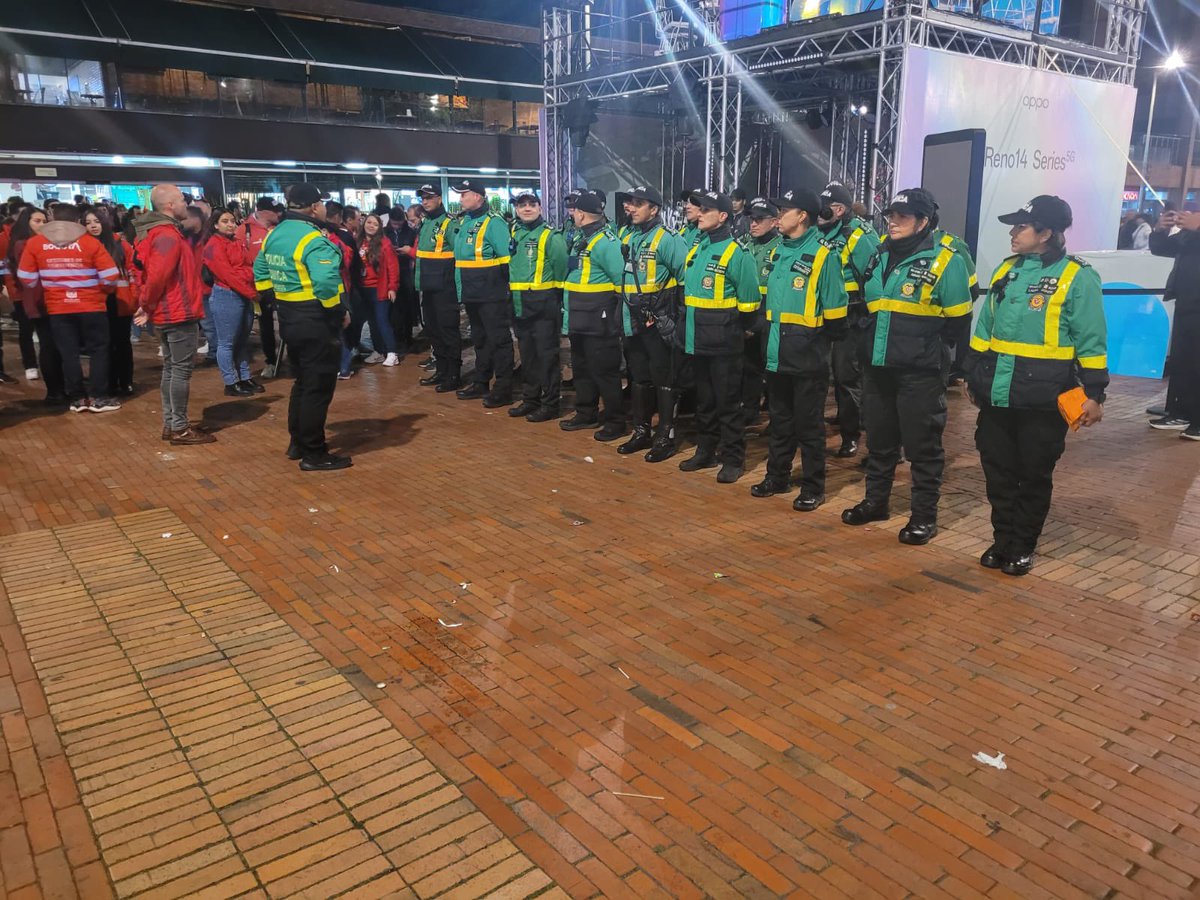 PCMMEBOGOFICIAL's tweet image. En #Chapinero acompañamos el #DíaDulce2025 🍬 brindando apoyo y orientación a la comunidad. Servir también es cuidar. 💚
#PCM #MEBOG #DiaDeLosNiños #Chapinero