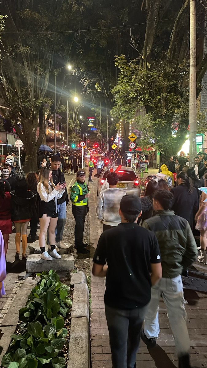 PCMMEBOGOFICIAL's tweet image. En #Chapinero acompañamos el #DíaDulce2025 🍬 brindando apoyo y orientación a la comunidad. Servir también es cuidar. 💚
#PCM #MEBOG #DiaDeLosNiños #Chapinero