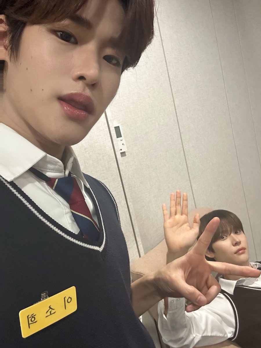 ttodolzip's tweet image. 231101                                  241101
                                              251101