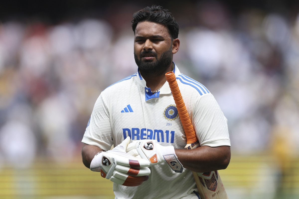 🚨ALL EYES ON PANT🚨 

Rishabh Pant smashes 64* in the run chase against South Africa A.

With India A already losing 4 wickets in the run chase, Pant will be the key on the final day.