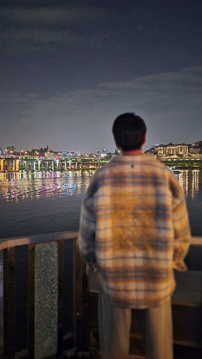 리버 한강 행사 다녀왔습니다

뷰 맛집이라 래플까지 보고 튀었습니다
만난 형님들 모두 반가웠어용

<a href="/River4fun/">River4FUN 🐝</a> <a href="/RiverdotInc/">River</a>