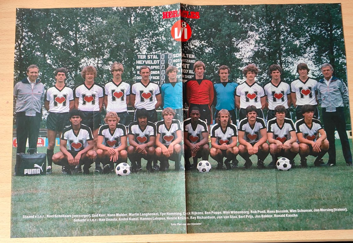 Heracles 1982-1983.
Binnenkort hangt dit shirt ingelijst bij ons aan de muur. Tesamen met het hele uitshirt.
Met dank aan Meesters in lijsten
#heracles #voetbalhistorie