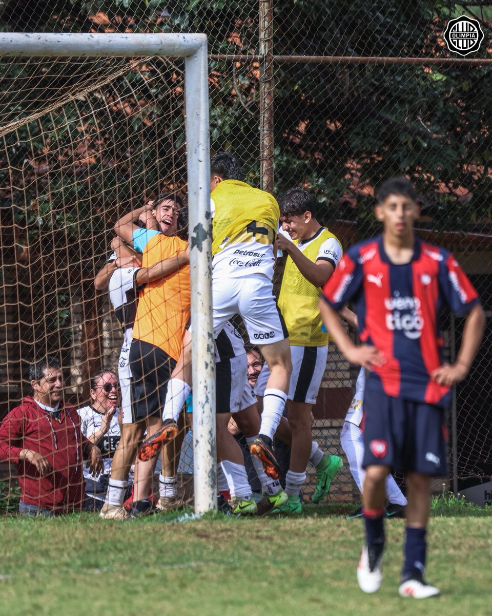 FormativasO's tweet image. #Sub16 💎

💪🏻 ¡GANÓ #𝗢𝗟𝗜𝗠𝗣𝗜𝗔! 🤍🖤🤍

➖️ #Olimpia [2-0] CCP.

#SoyDelOlimpia ⚪️⚫️⚪️