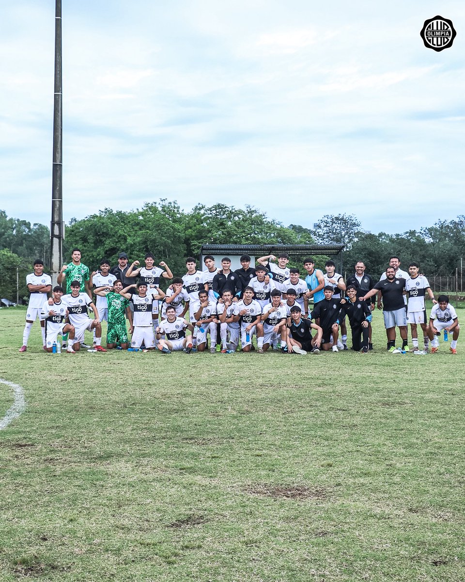 FormativasO's tweet image. #Sub16 💎

💪🏻 ¡GANÓ #𝗢𝗟𝗜𝗠𝗣𝗜𝗔! 🤍🖤🤍

➖️ #Olimpia [2-0] CCP.

#SoyDelOlimpia ⚪️⚫️⚪️
