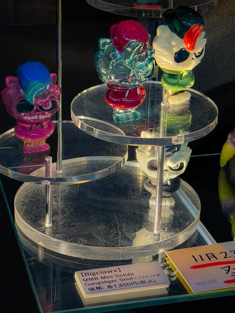 toriwasaengawa's tweet image. 墓場の画廊さんで気になる作品をいくつか見てきた〜
メカゴジラになる過程を捉えた瞬間が好きなんだよなぁ。。

#墓場の画廊
#KAIJUSMUGGLER
#DOKUROJU
#ヒカリトイズ
#Bigclawx