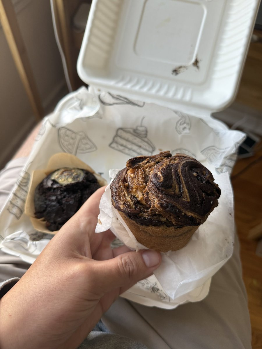 GlutenBee tweet media