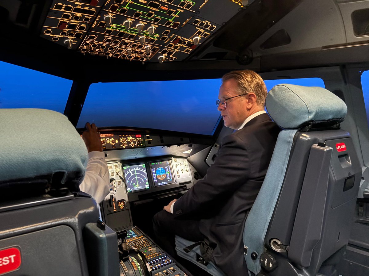 Mijn bezoek aan India afgelopen week stond in teken van maritiem. 🇮🇳 Een thema waar beide landen elkaar vinden in kennis, innovatie en samenwerking. Het bezoek liet zien wat overheid, kennisinstellingen en bedrijven samen kunnen bereiken als we over grenzen heen kijken.