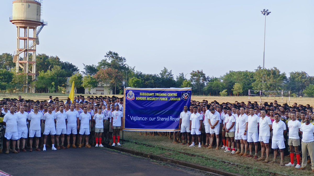 As a part of #VigilanceAwarenessWeek2025, STC BSF Chakur organised Walkathon to promote integrity, accountability, transparency, ethical conduct in public life and spreading the message that vigilance is a continuous &amp; collective effort.
<a href="/BSF_India/">BSF</a>