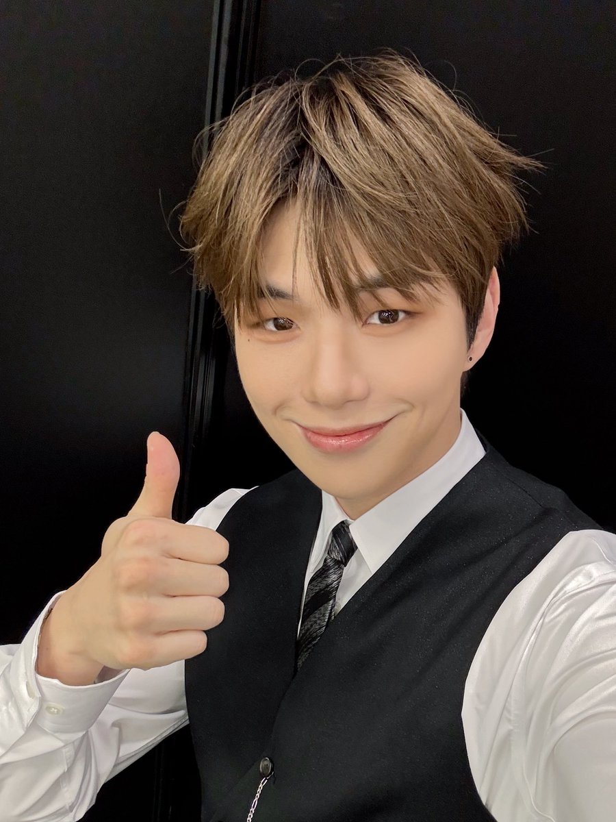 kd_officialx's tweet image. [📸] 251101 &amp;lt;2025 RENECELL SUPER LIVE  &amp;gt; 완료😎

#강다니엘 #KANGDANIEL
#renecell #superlive