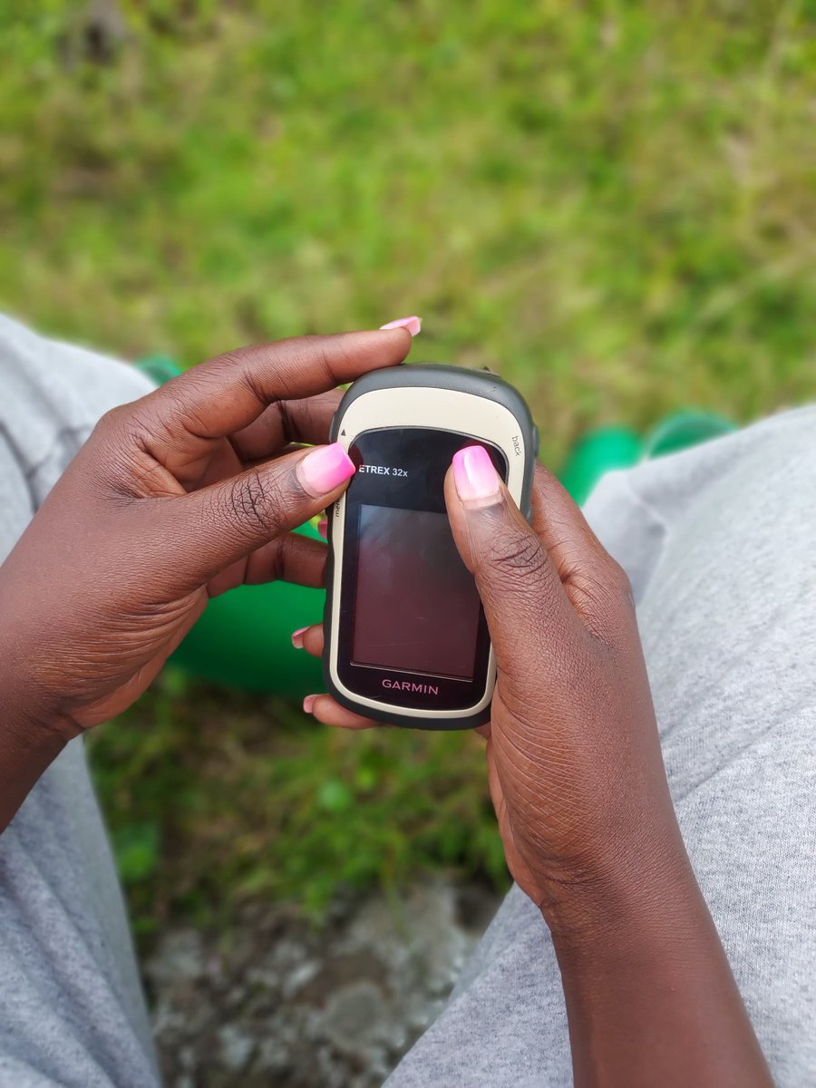 __Trichia__'s tweet image. Today, I had the amazing opportunity to join the @RwandaCSSA Club field activity, where we explored the practical use of Dump Levels and GPS in modern agriculture. 

It was an eye-opening experience to understand how these tools help in land leveling, mapping, and precision…