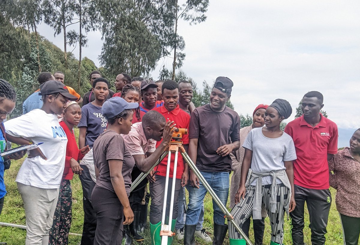 __Trichia__'s tweet image. Today, I had the amazing opportunity to join the @RwandaCSSA Club field activity, where we explored the practical use of Dump Levels and GPS in modern agriculture. 

It was an eye-opening experience to understand how these tools help in land leveling, mapping, and precision…