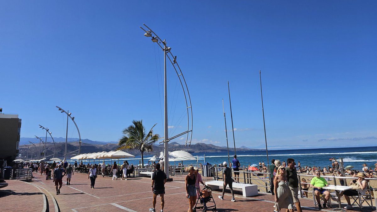 halloween party last night didnt go too well but the day after looks nice enough <a href="/Beyks_/">yassin</a>