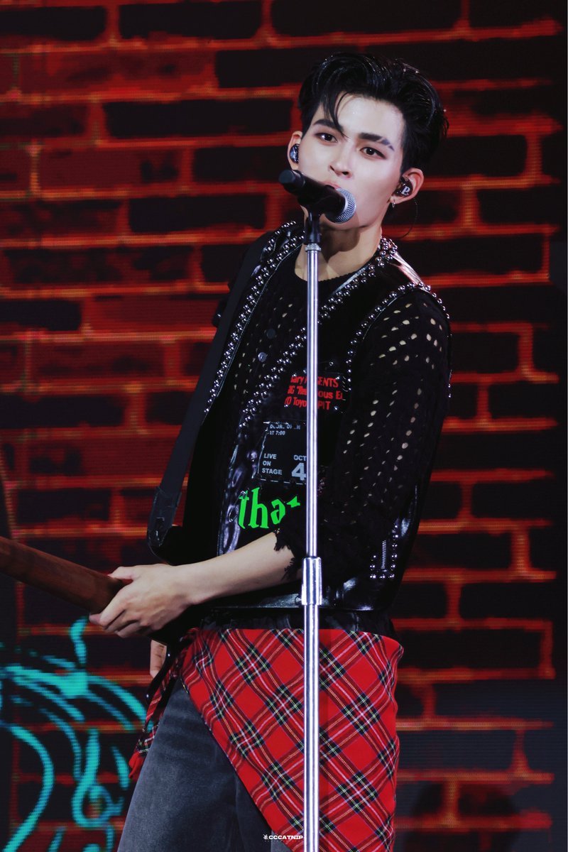 cccatnip_'s tweet image. bass🥹
PONDPHUWIN JOURNEY CONTINUES
#PondPhuwinFanconD2
#ปอนด์ภูวินทร์ #PondPhuwin 
#ppnaravit