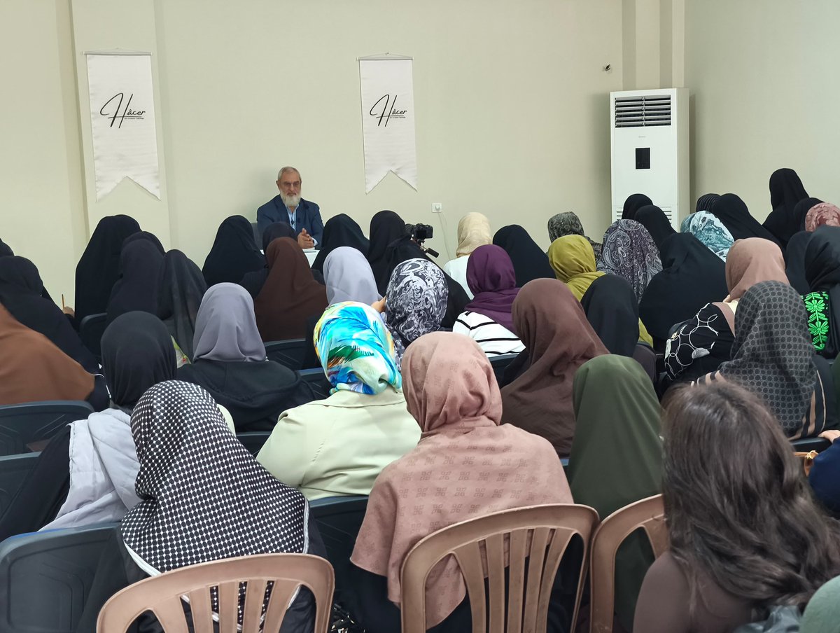 Gaziantep Hacer İlim ve Kültür Topluluğu'nda hanım kardeşlerimle çağımızda kulluğu konuştuk.