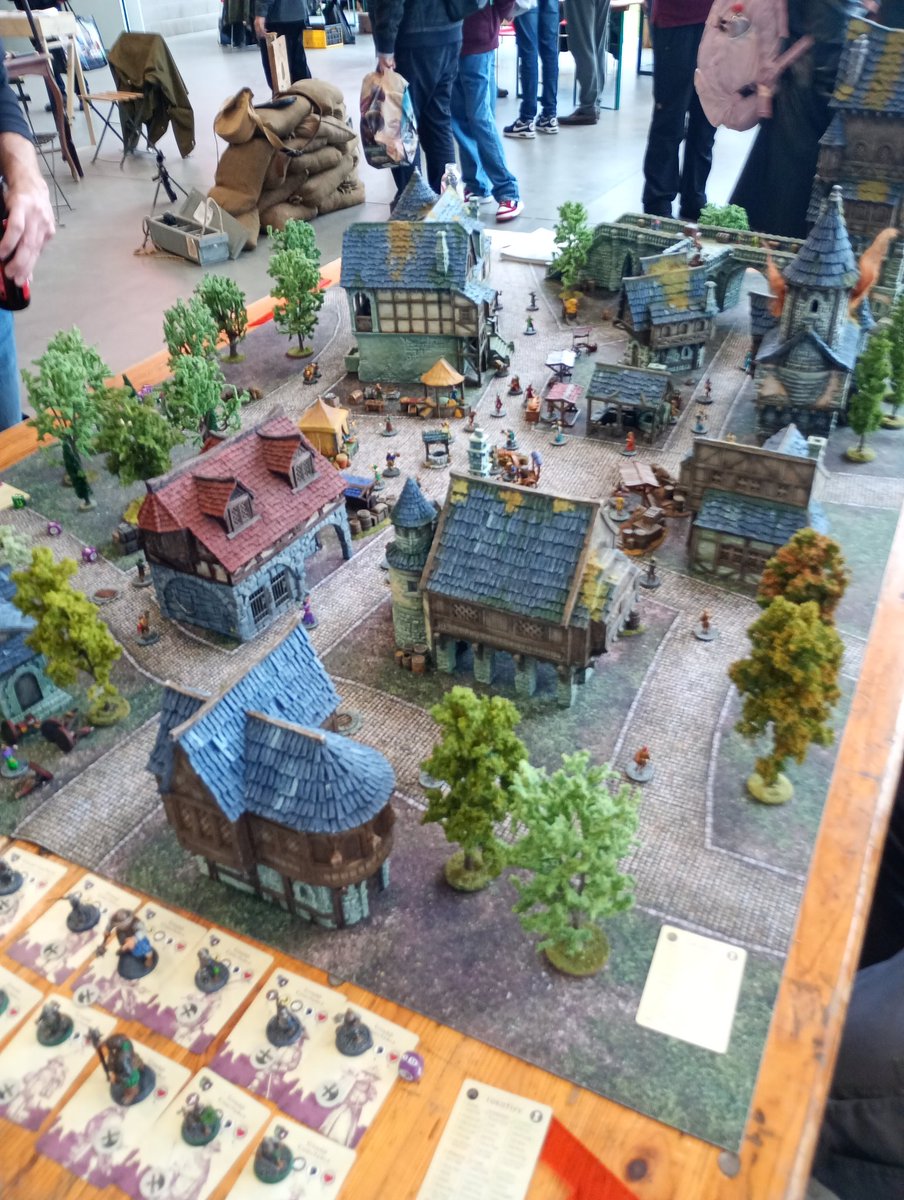 leadpile's tweet image. Crisis wargame show 
Thé Green Knights running a game of Traitor's Toll