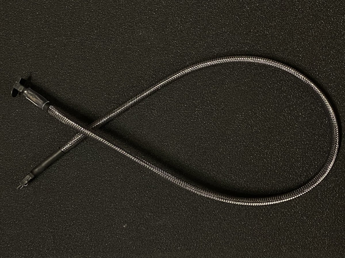 Silver Running    
特注で
SATAデータケーブル
を作製致しました。