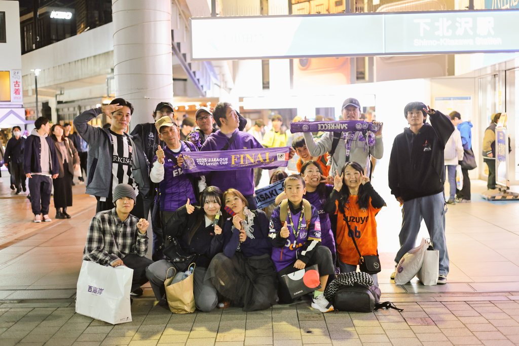 obachan12's tweet image. やどかりリアル！

下北沢の駅で浦和なサポさんとで会ったので写真撮ってみた。
#やどかり
#TAWAGOTO
#LOADED