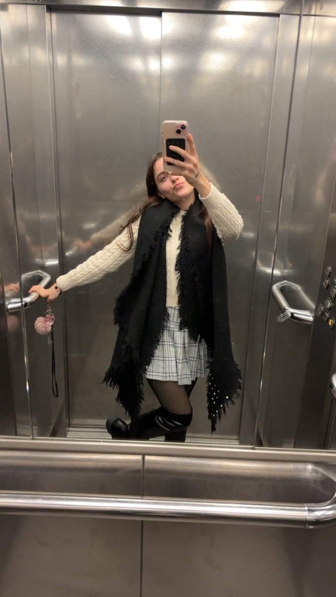 Ik wil op lurker hunt gaan😏 like deze post als je een sneaky lurker bent🤍 

Free task : like &amp; repost