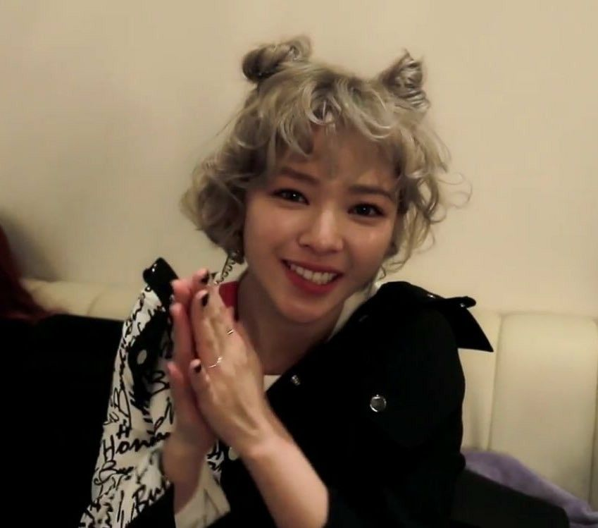 chaebrulee's tweet photo. @jeongsatzu HAPPY JEONGYEON DAY
#정연이와의_매일이_벌스데이
#TodayIsForYoo
#TWICE #트와이스 https://t.co/dhHxv00i2a