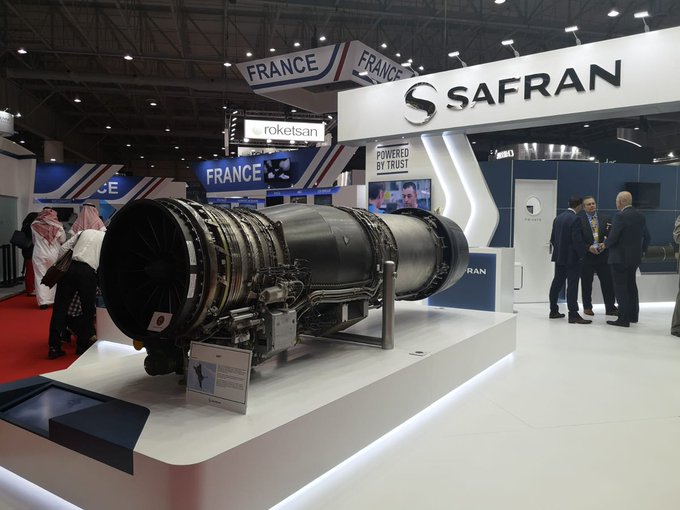AminaRahma40689's tweet image. 🛩️ Big Push for AMCA!
CCS (chaired by PM Modi) will greenlight a 💸 ₹20,000 crore Indo-French Safran engine project by Dec 2025.
🔧 Engine: 110 kN thrust
🇮🇳 Built in India under tech transfer
🔥 India enters the elite stealth club!
#DefenceUpdate #AtmanirbharBharat #MakeInIndia