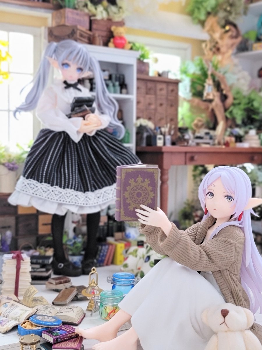 紫色の花柄御所人形 紫色の花柄御所人形