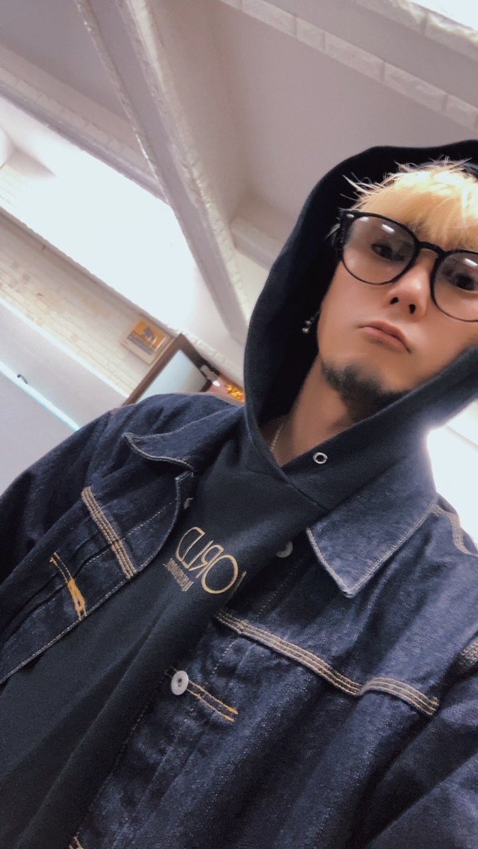 まもなく、stand FM LIVEやります！

歌詞発表したからねー。

#ぶらいとれい
#ビッグマウスチキン
#とまんどFM