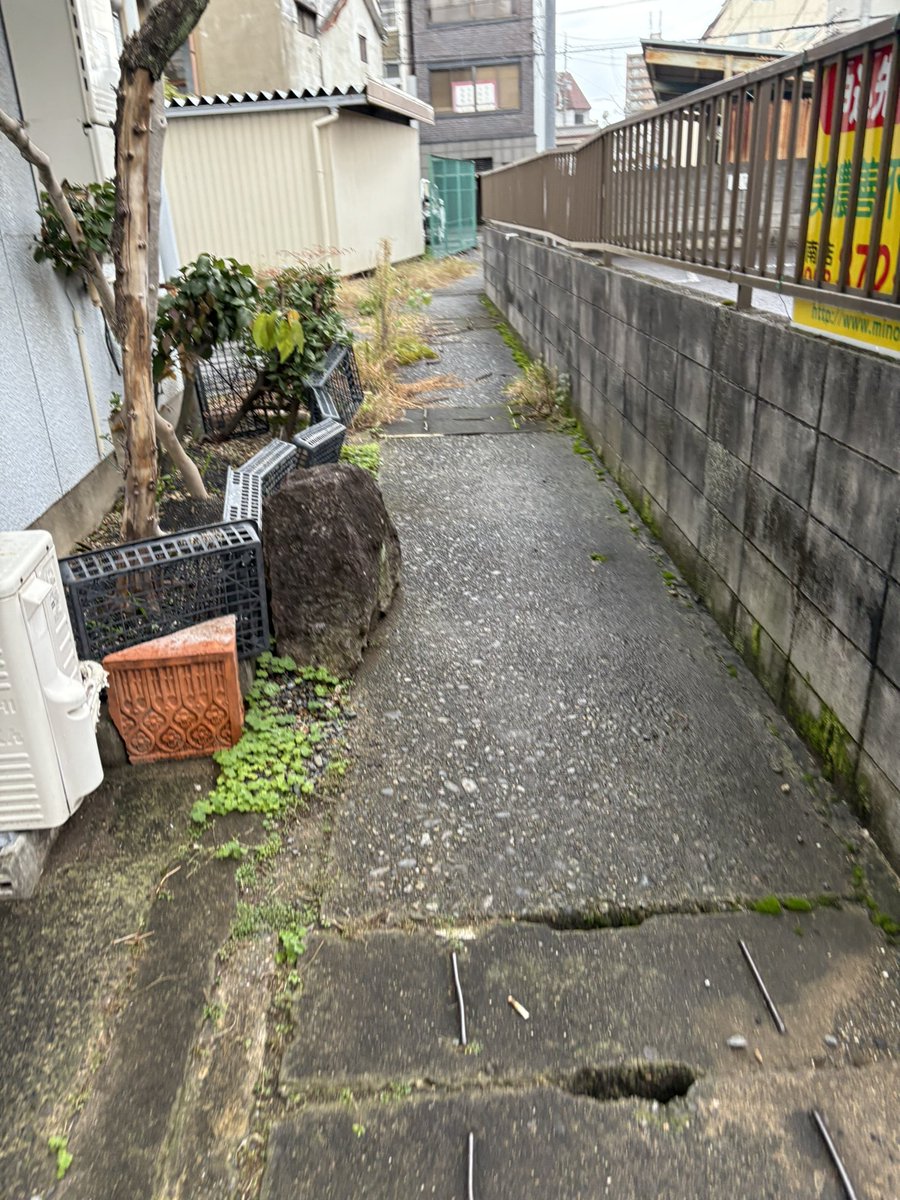 hamambee's tweet photo. いい感じの暗渠見つけたと思ったが、雨が降ってきて退散 https://t.co/RxB5u5dvVm