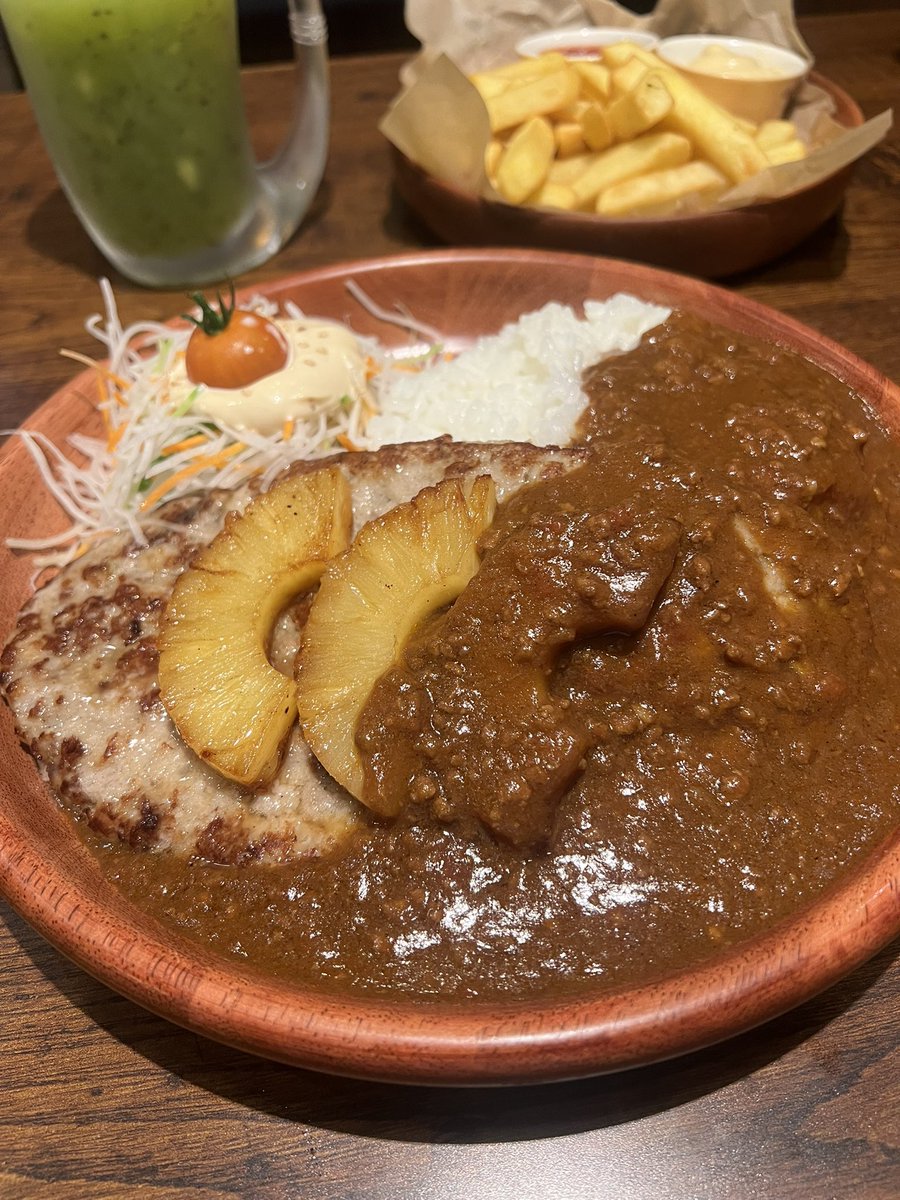 🍖ガリバーバーグ✨
🍍パイナップルは体に良いらしい🎵