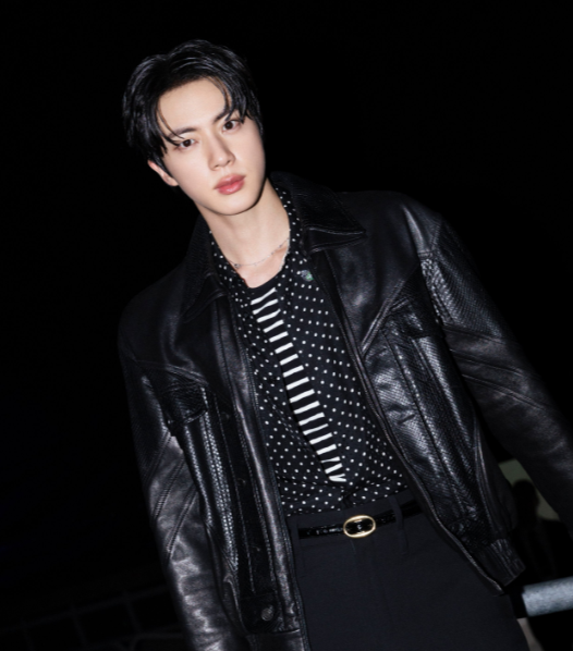 AboutMusicYT's tweet photo. Jin announces Run Seokjin EP Tour Movie, out in December. https://t.co/D8AVGs0Ca0