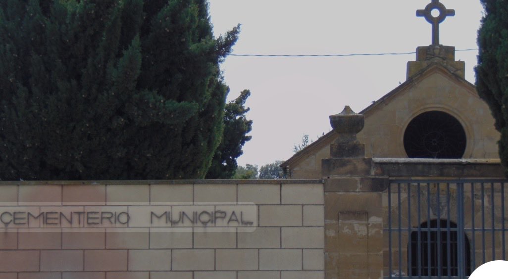 LaurusRivas's tweet photo. En la festividad de Todos los Santos recordamos a quienes ya no están con nosotros. 

Puedes dejar un mensaje a esas personas queridas en #ElÁrboldelRecuerdo que encontrarás en los cementerios de #Logroño, #Varea y #ElCortijo.

👉 Más info: https://t.co/gUPtyLSIwW https://t.co/2QKjX6gWB4
