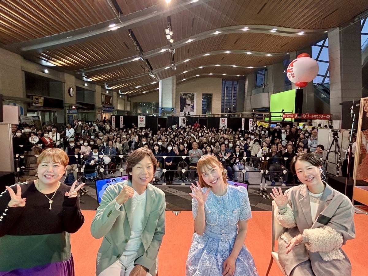 普通に撮った写真もあるよ(^^)
放送は11月11日！
みんな、チェックしておいてねぇ〜♡