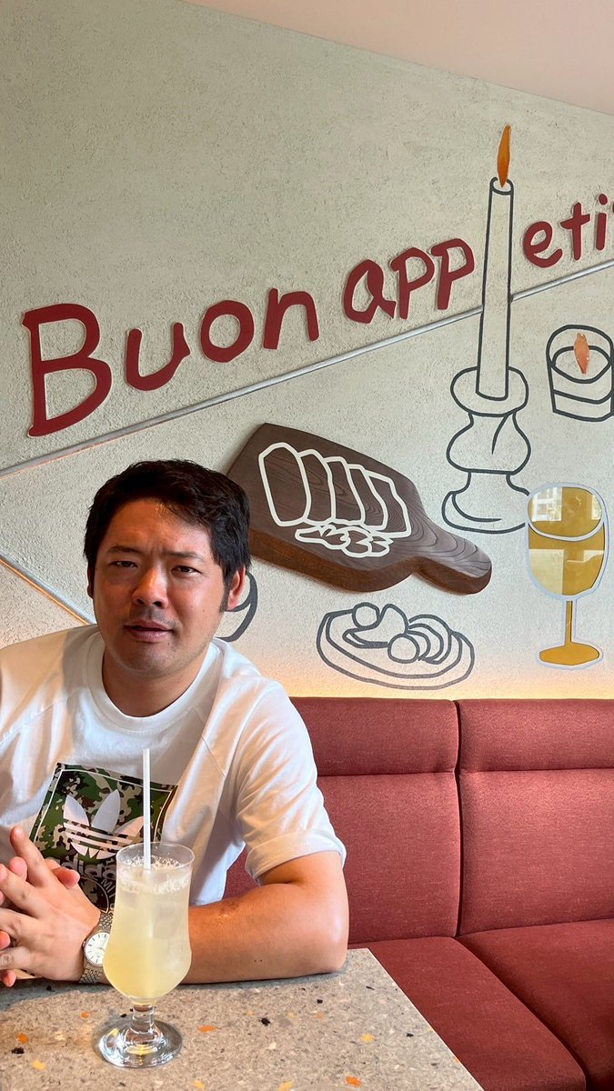 Ap_Shima79's tweet photo. 外食っていうのは
思想を食べ、
情報を味わうものなのかもしれないな、
と島は思いました。

飯屋にて、
唯一食べられないシソが
一切入ってないと聞いて
少し気の大きくなった島を添えさせてください。 https://t.co/0fkWyr1kKO