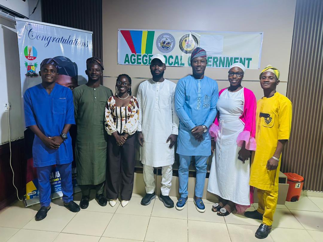 AweComedy's tweet image. Yesterday, marked a significant step in fostering collaborative governance as I joined the Speaker and esteemed colleagues for an official visit to the Agege Local Government Chairman’s office. This meeting underscored our shared goal
#CommunityDevelopment #Leadership