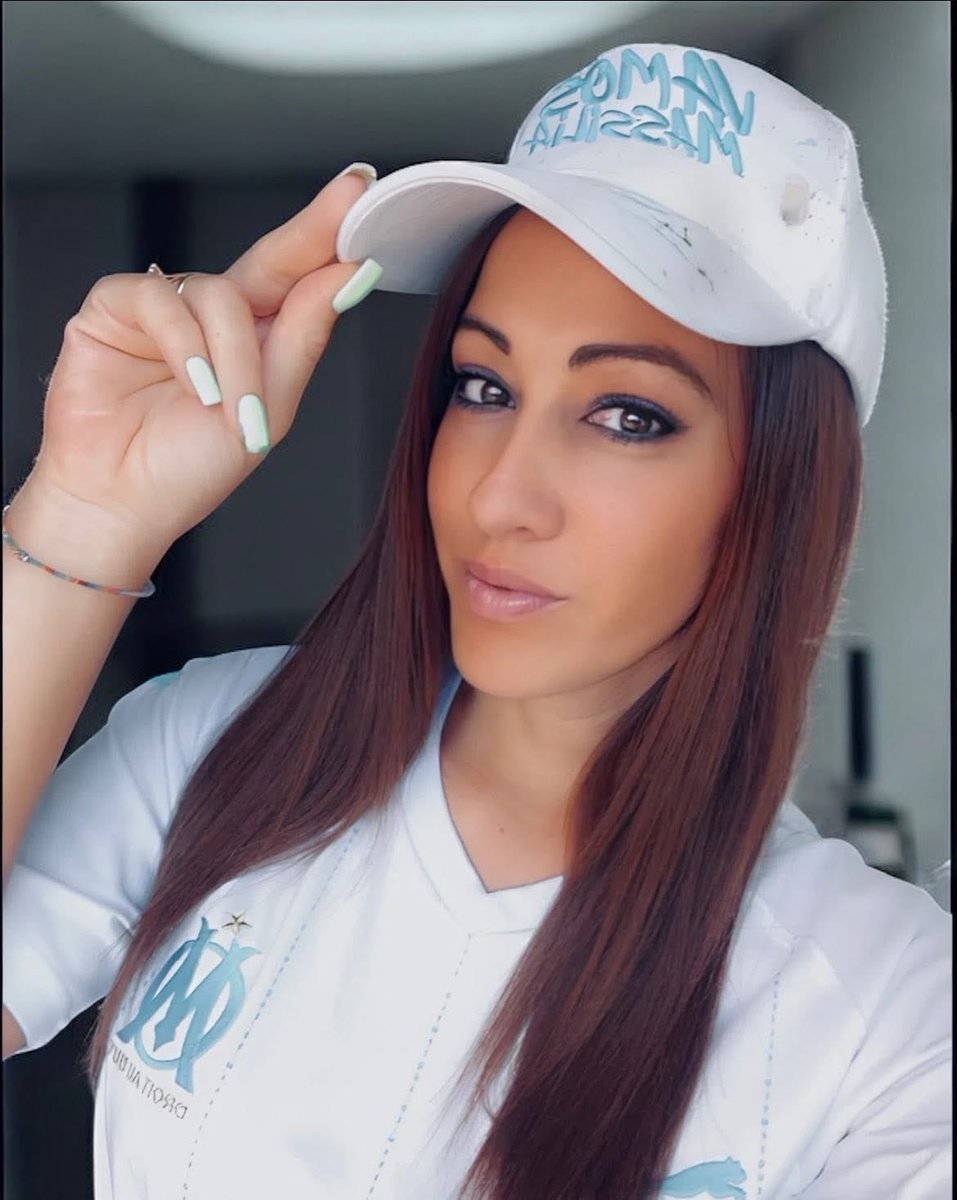 mia_massalia's tweet image. Samedi sous le signe du bleu et blanc 💙🤍 
Belle journée à tous et bon match allez l’OM 
#goodvibesonly #vacances #bonnehumeur #picoftheday #AllezLOM #om #olympiquedemarseille #OlympiqueMarseille #AJamaisLesPremiers #ForzaOM #DroitAuBut #marseille #marseillais #matchday #Ligue1