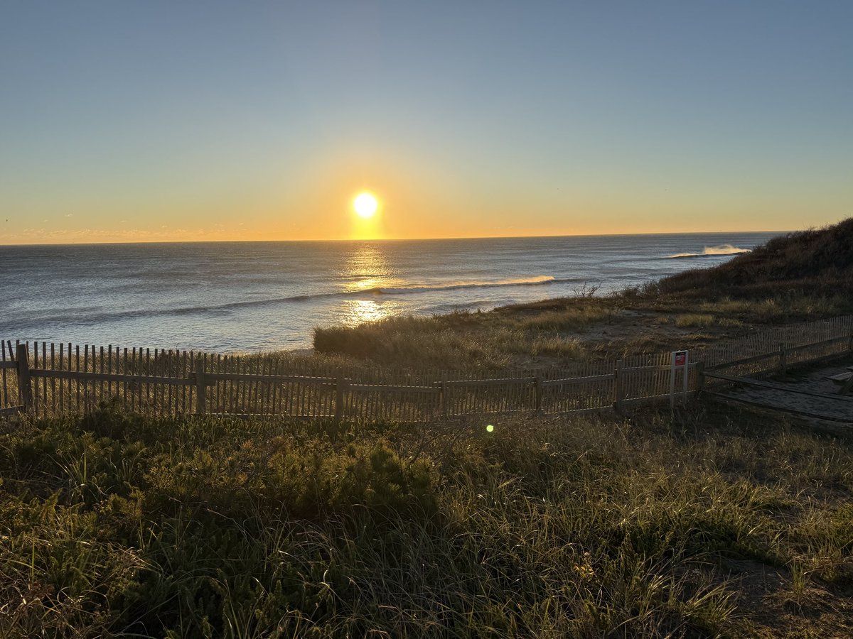 TheReelRandom's tweet image. #CapeCod sunrise… more pics to follow!