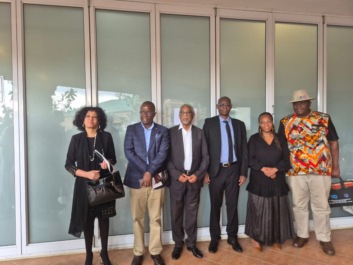 I was privileged to join and deliver a message of tribute during a memorial service for Rt. Hon. Raila Odinga held at St  Stephen's Anglican Church Jo'burg,  South Africa . We were joined by the Kenyans  living in S. Africa, members of diplomatic corps and other dignitaries.