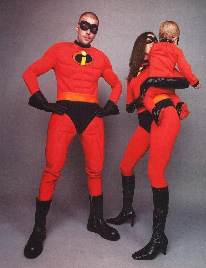 JUSTIN, HAILEY AND THEIR SON JACK BLUES BIEBER FOR HALLOWEEN