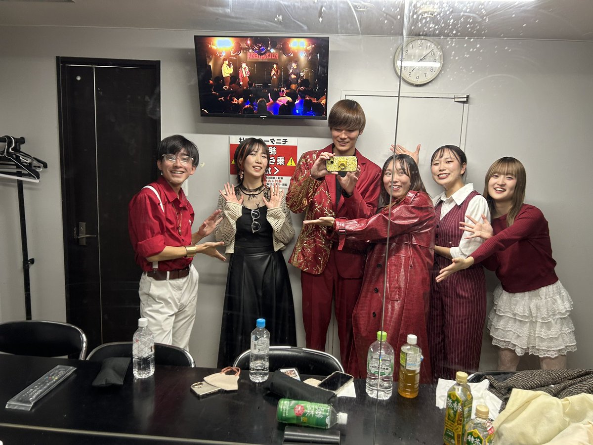 Appare_RP's tweet photo. ❤️‍🔥出演報告❤️‍🔥
ハロー！誉励です🐦‍🔥⚡️
我々は11月1日に行われた推しアカに出演しました！

インフルに侵されたハンに変わって最終顧問のきーぬさんに入って頂きました！ありがとうございました！
皆様がとても暖かく、最高に楽しんで演奏することが出来ました😆
またお会いしましょう！✨️
#推しアカ https://t.co/U0Tms2sAPm