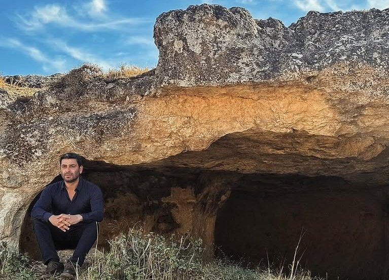 selam yakışıklım ah yalan dünyayı bir de senden dinlemek isterim 🙏  #OzanAkbaba