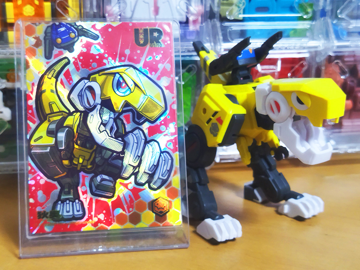 kuroganevan's tweet image. #11月になったのでフォロワーさんに自己紹介しようぜ
頭大き目ロボをストリート風味に描いております！
52TOYS様のビーストボックストレーディングカードのイラストにも参加させていただいておりますのでそちらも合わせてヨロシクヨロシク！