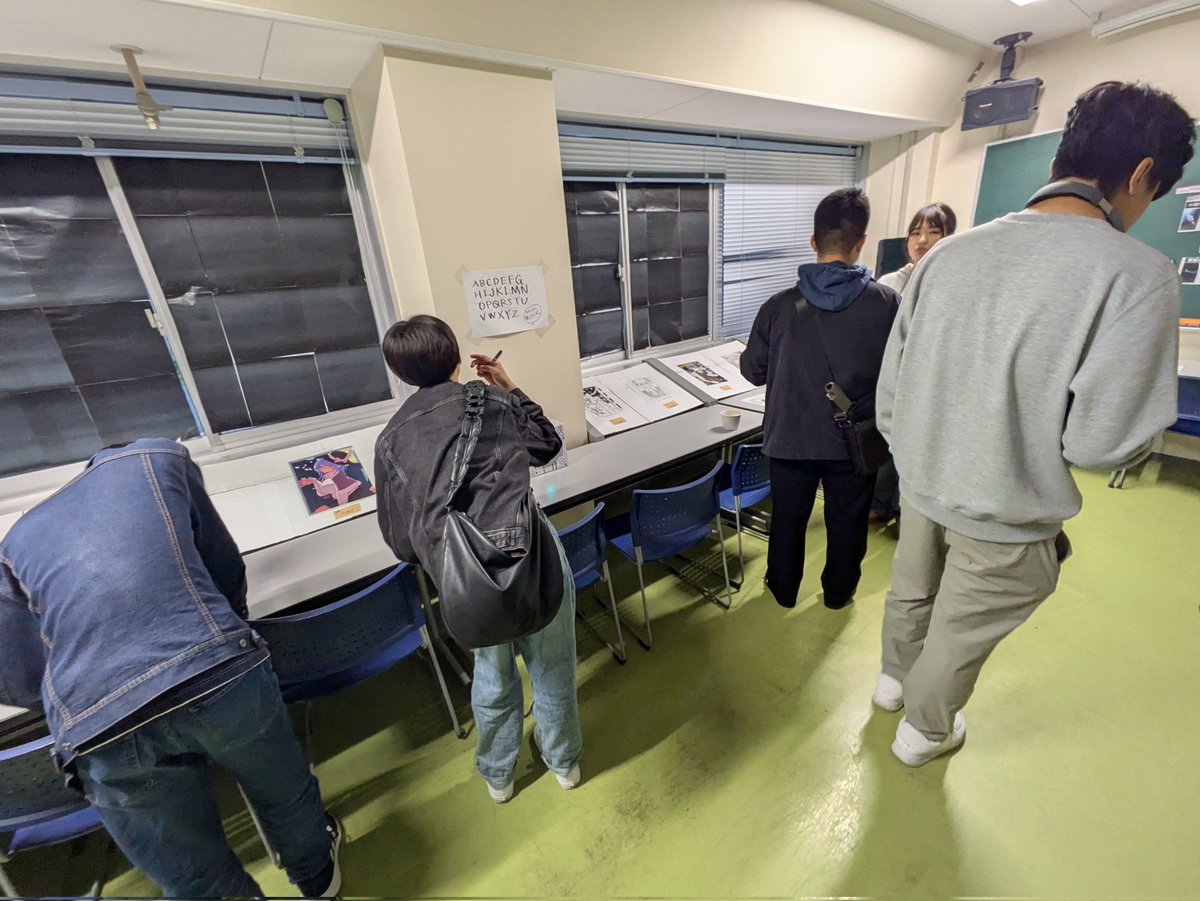 本日来ていただいた方々誠にありがとうございました！
明日も教育学部棟一階12番講義室にて9:30〜17:30やっております🔥
是非、一度足を運んでいただけると幸いです🙇

#長崎大学 #長大 #漫画研究会 #漫研 
#長崎大学漫画研究会 #長大漫研 #長大祭 #文化祭 #学祭準備 #学祭 #謎解き 
#謎解きゲーム