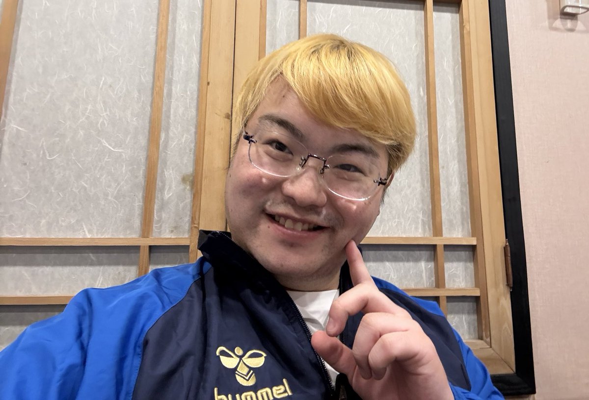 akuryoku42's tweet photo. 彼もモテようとしてセックスしようと頑張ってんだろうけど金髪すごく変だよね
似合わない https://t.co/3yUoZU4o5Y