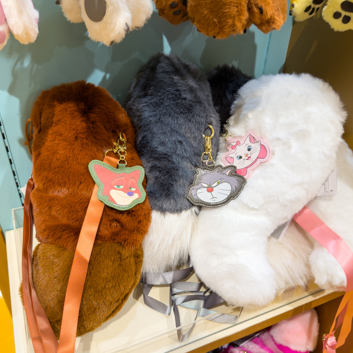 ふわふわなしっぽデザイン！ 「ディズニーストア」 ニック、ルシファー