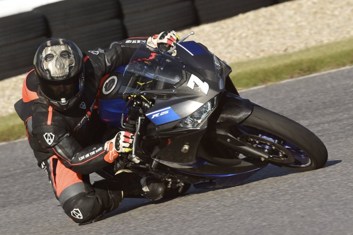 たいさん スニーカー メッシュアッパー 3ストライプ X_PLR パスシューズ