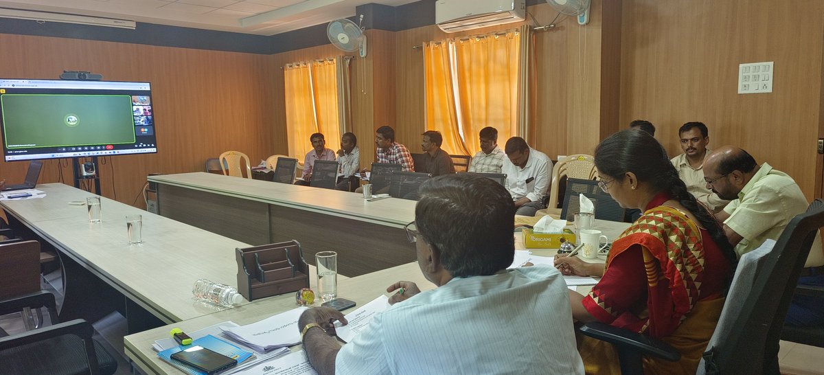 ಮಂಡ್ಯ ಜಿ.ಪಂ.ಯ CEO ರವರ ಅಧ್ಯಕ್ಷತೆಯಲ್ಲಿ ಜಿಲ್ಲೆಯ RWS ನ EE, ತಾಲ್ಲೂಕಿನ EOs, ADs ಹಾಗೂ AEEs ಗಳಿಗೆ - ಆಡಳಿತ, ಅಭಿವೃದ್ಧಿ, ಡಿ.ಆರ್.ಡಿ.ಎ ಶಾಖೆಯ SBM(G), JJM, NRLM, MGNREGA ಹಾಗೂ ಇತರೆ ಯೋಜನೆಗಳ ಪ್ರಗತಿ ಪರಿಶೀಲನೆಯನ್ನು ವಿಡಿಯೋ ಸಂವಾದದ ಮೂಲಕ ನಡೆಸಲಾಯಿತು.
#RDPR #RDWSD #ZPMandya #SBMG #JJM #CEO #Reviewmeeting