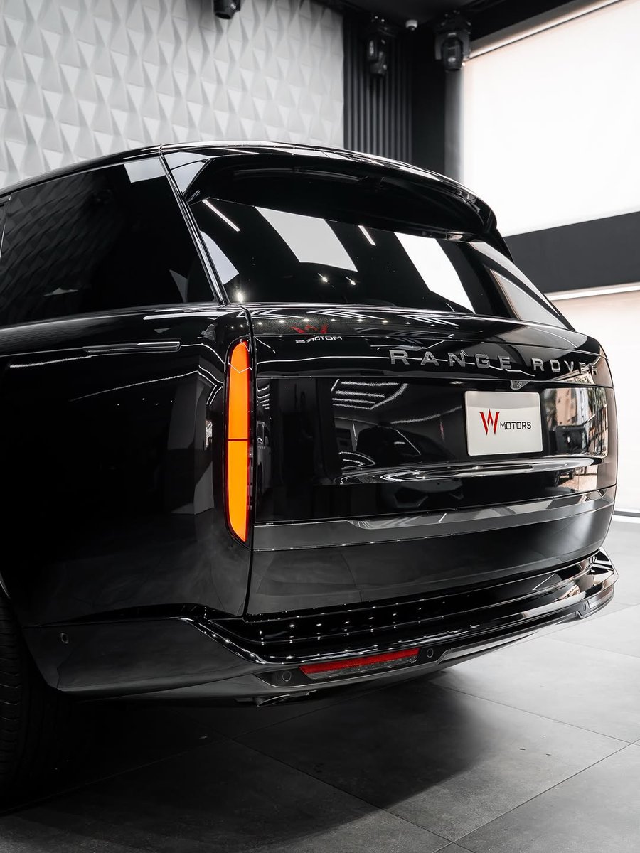 O61489Ogwudu's tweet image. 2025 Range Rover Autobiography P530 😍🖤
Executed in Royal black with Deep red Executive Interior that turns every Entrance to a Stardom. With a starting price of just $168,000
#RangeRover #Luxurycars #Autobiography