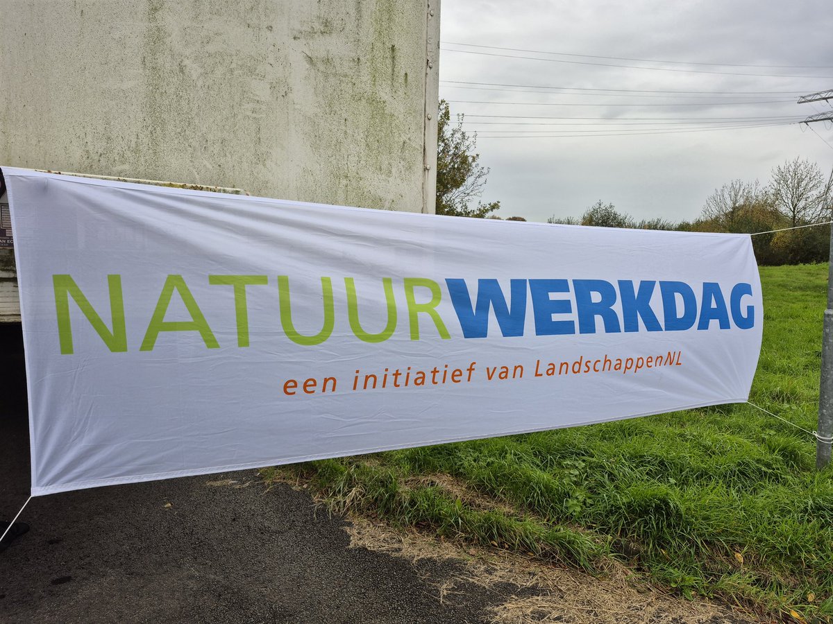 Vanochtend de opening van de #Natuurwerkdag #Hoogeveen. Al jarenlang een mooie samenwerking tussen <a href="/IVNHoogeveen/">IVN Hoogeveen</a>, <a href="/LBDrenthe/">Landschapsbeheer Drenthe</a> en ons als Gemeente.