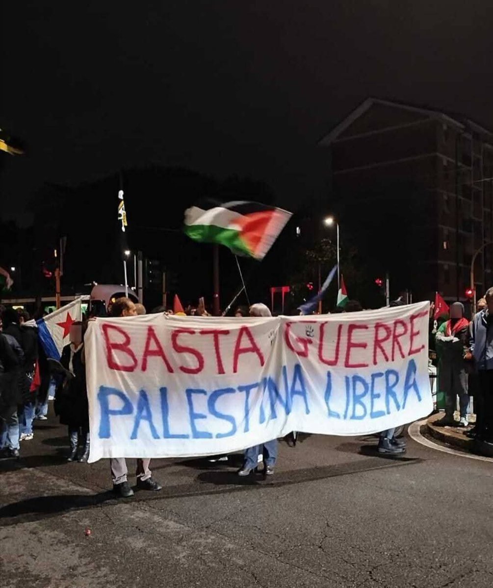 MILANO SUD CONTRO GUERRA E RIARMO

Questa sera un corteo ha attraversato l'asse Sud della metropoli raggiungendo Gratosoglio e chiedendo che i soldi spesi in riarmo siano invece investiti nel recupero dei quartieri di periferia da troppo tempo abbandonati dalle istituzioni