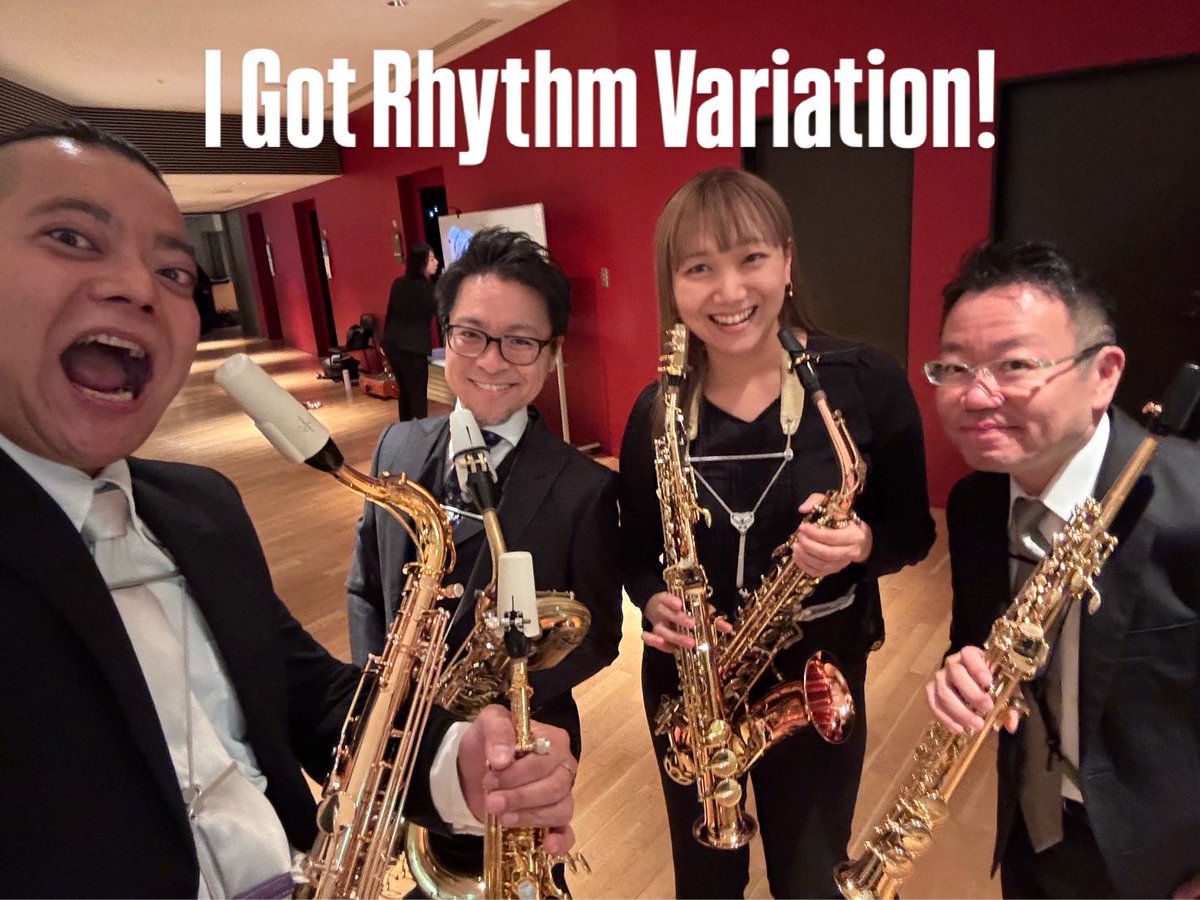 MasaheroTAMURA's tweet photo. 東京交響楽団でガーシュウィンのアイ・ガット・リズム変奏曲。
とても珍しいレパートリーな上に、貴重なオケ中でのバリトン・サックス！

サックスセクションは
アルト1 佐藤渉
アルト2 松本理沙
テナー 野原朝宇シーサー
バリトン 田村

なんと使用メーカーがみんな違う、というレアなセクション。
渉さんヤマハ、理沙ちゃんクランポン、シーサーヤナキザワ、僕はセルマー。
吹奏楽部の皆さん、メーカーなんか揃えなくても大丈夫だよ笑