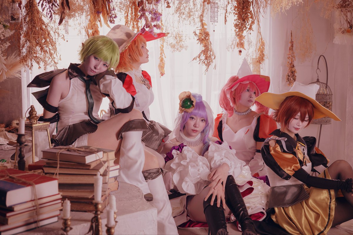 hgrnRR's tweet image. 【 コスプレ 】
マクロスΔ　超時空ウィッチ
5人揃って、happy Halloween !!!!!
🪄✨✨✨✨✨

📷 @YUZ_pic 
@studiomizuki